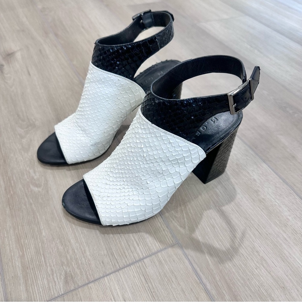 M.Gemi Snake Texture Leather Mule Shoe Peep Toe Black White Size 38 Us 7.5